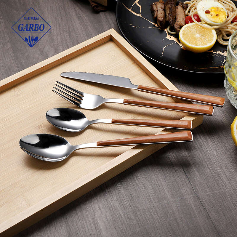 4 buah gagang kayu set sendok garpu stainless steel dengan gagang plastik grosir