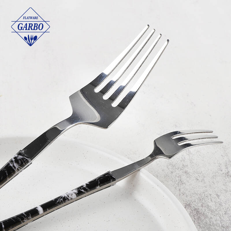 Mirror polish stainless steel flatware set of 24pcs plastic handle knife fork spoon cutlery set