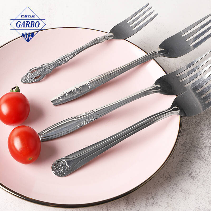 Super cheap price flatware silver color cutlery forks  for restaurant with engraved pattern handle