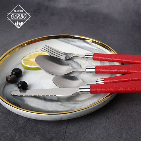 Conjunto de talheres de inox com cabo de plástico vermelho brilhante para jantar