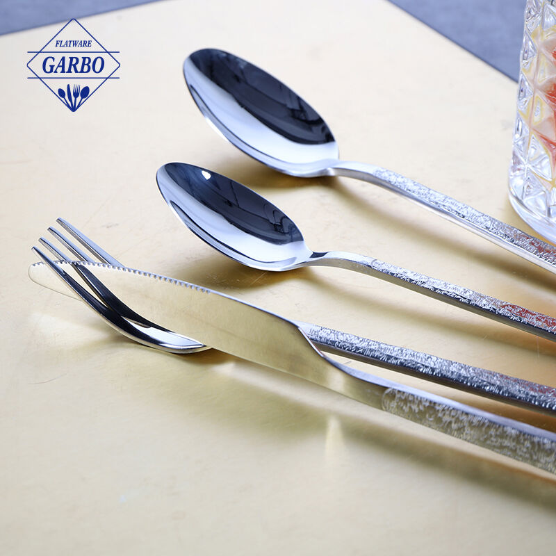 Produsen Sendok Garpu Stainless Steel Sendok Makan Desain Baru dengan Pegangan Mewah