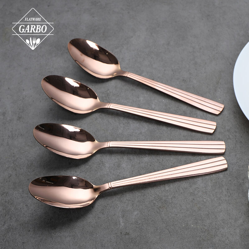 Sendok makan stainless steel rose gold terlaris dengan gagang berukir garis