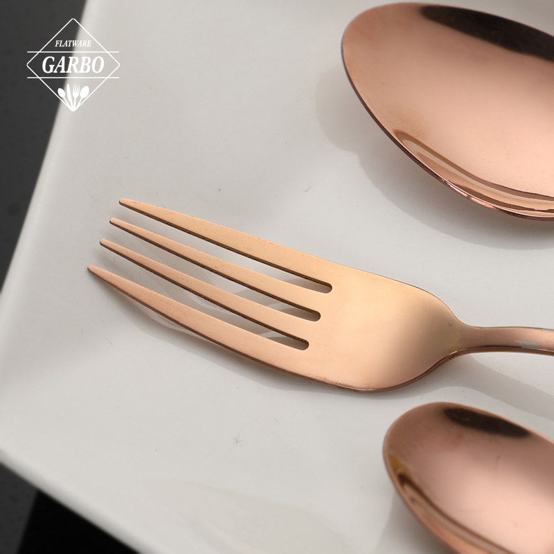 New Design Creative Laser Retro Pattern Handle Stainless Steel Cutlery