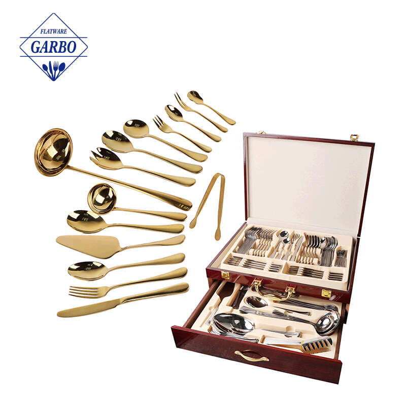 United Arab Emirates luxury gold flatware set royal case cutlery set