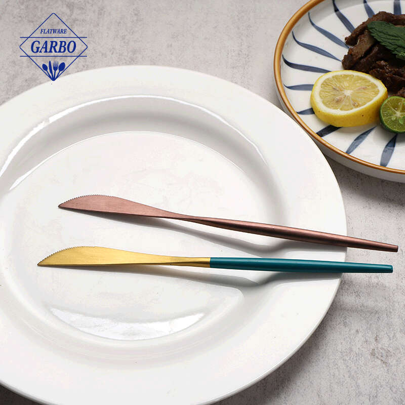 Couteaux de table 6 pièces en acier inoxydable doré mat Couteau de table, couteau à beurre robuste, couteaux à beurre au design moderne Passe au lave-vaisselle (Matt Golden-8.9 Inch)
