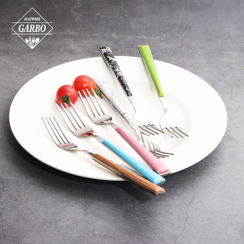 Gagang plastik multi warna garpu stainless steel gagang garpu warna berbeda
