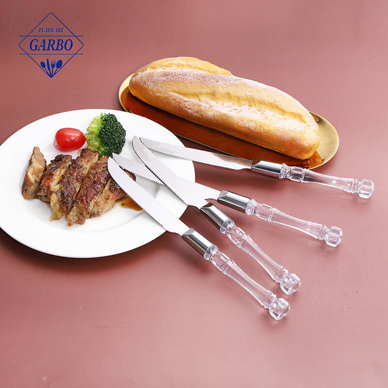 Set di coltelli da bistecca Coltello seghettato Set di coltelli affilati in acciaio inossidabile, coltelli da tavola con manico in plastica lavabili in lavastoviglie, robusti e facili da pulire