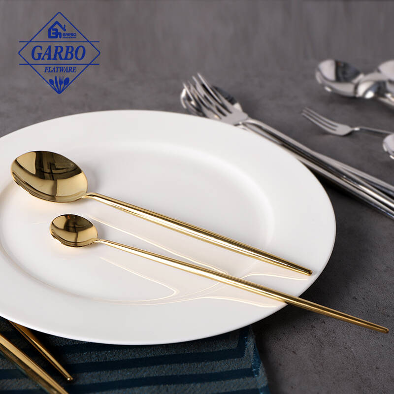 ملعقة طاولة بتصميم ذهبي بسيط من الفولاذ المقاوم للصدأ 304 بمقبض طويل للحساء