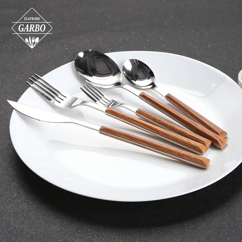 Juego de 5 cubiertos de acero inoxidable tenedor/cuchara/cuchillo/cucharilla con mango de plástico de madera