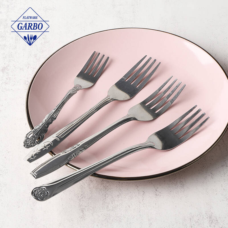 Super cheap price flatware silver color cutlery forks  for restaurant with engraved pattern handle