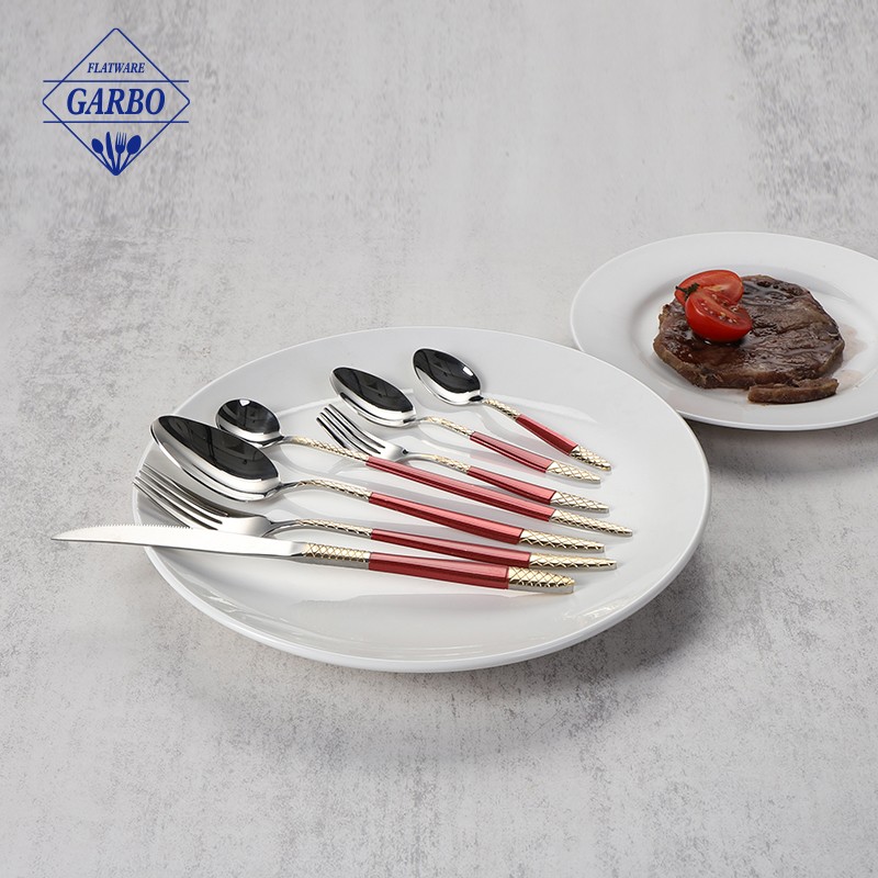 China supplier sliver volor cutlerty sey with red color handle mirrot polish flatware factory