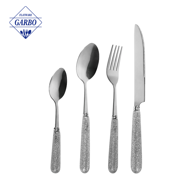 Grosir Desain Baru Fancy Shinning Plastic Handle Mirror Stainless Steel Cutlery Set