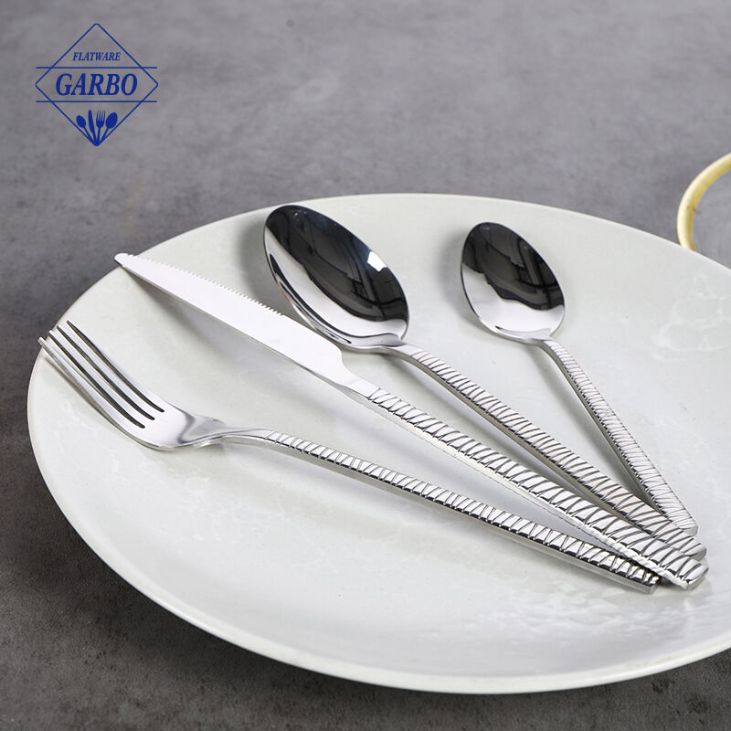 Set da pranzo premium da 4 pezzi Set di posate in acciaio inossidabile argento lucidato a specchio