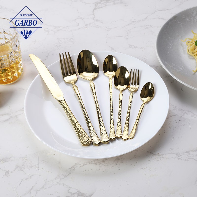 Gold 201ss 5pcs cutlery set na may hammer handle na disenyong flatware