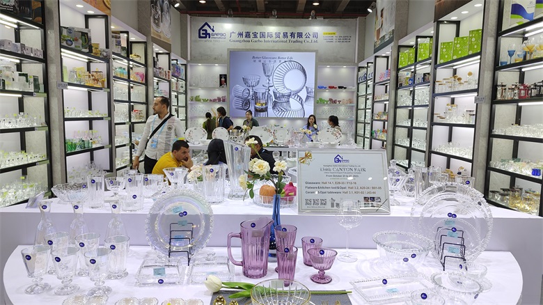 Chinese companies venturing into the international market through the Canton Fair