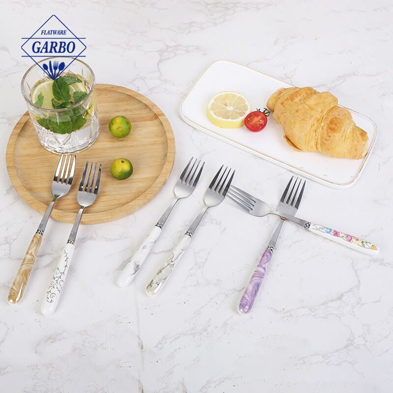 Garpu stainless steel peralatan makan Cina 410SS dengan peralatan makan gagang keramik