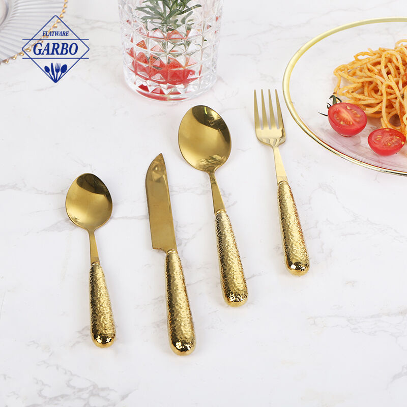 Direktang Pabrika Bagong Disenyo Golden Hammer Grain Ceramic Handle Stainless Steel Cutlery