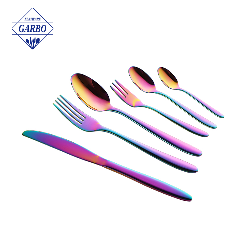 مجموعة أدوات المائدة الملونة بألوان قوس قزح PVD من المصنع بسعر الجملة