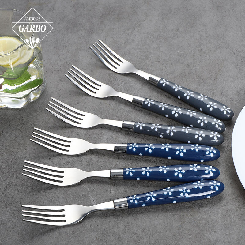 Silver color cheap price stainless steel dinner fork with plastic handle