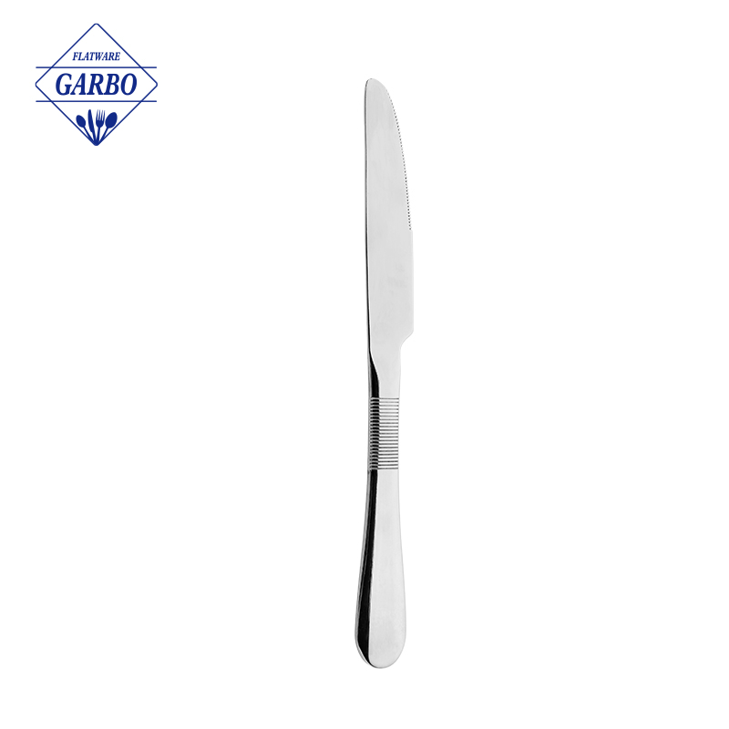 Cuchillo al por mayor de la tabla de los cubiertos de la plata del cuchillo de la cena del nuevo diseño con la cuchilla afilada