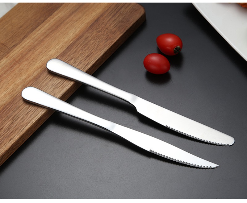 Why is stainless steel steak knife used at the table always serrate?cid=3