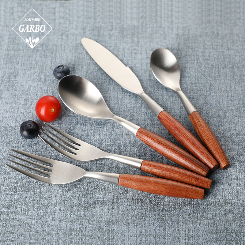 430(18/0) High quality stainless steel silver cutlery set with wood handle