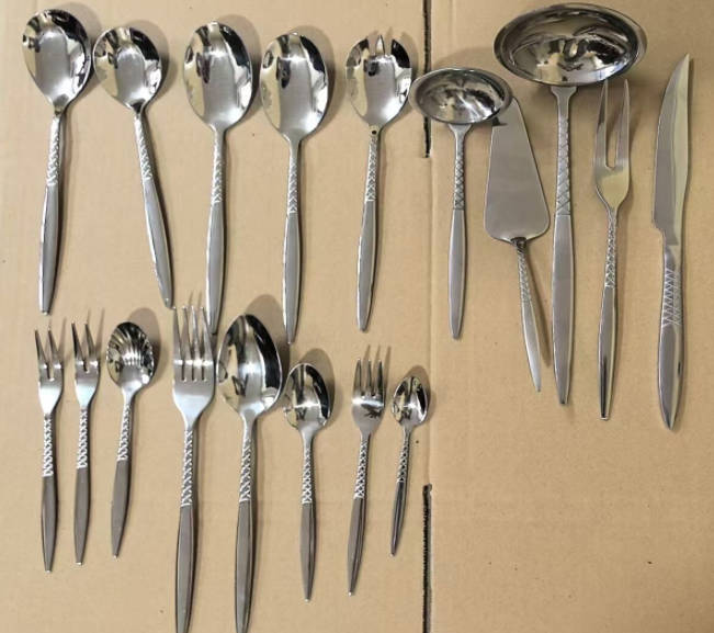 Egyptian Market Sees Soaring Sales of "Golden" Cutlery: How a Chinese-Made 84 86 Piece Set is Conquering the Middle Eastern Market