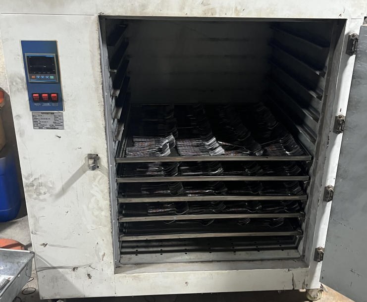 Pad Printing for Stainless Steel Cutlery Inside a Jieyang Factory