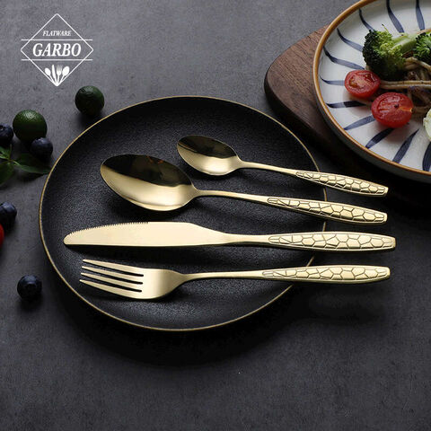 Golden plated embossed handle flatware set 4 piraso kumbinasyon