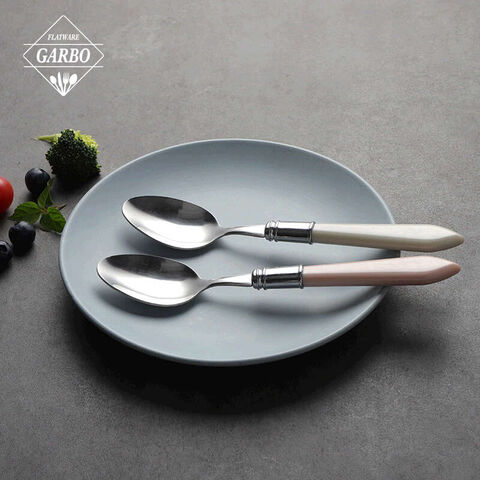 Gagang plastik berwarna set sendok garpu stainless steel 410 dengan harga jual langsung pabrik