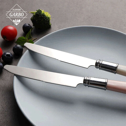 Grosir pisau makan stainless steel sendok garpu dengan pegangan plastik berwarna