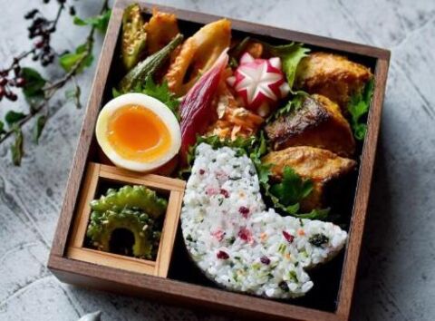 Joli couteau et fourchette kawaii recommandés pour les bento japonais