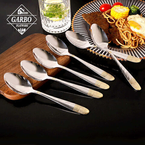 84-Piece High-end Wooden Case Stainless Steel Cutlery Set dengan Gagang Pola Emas yang Disesuaikan