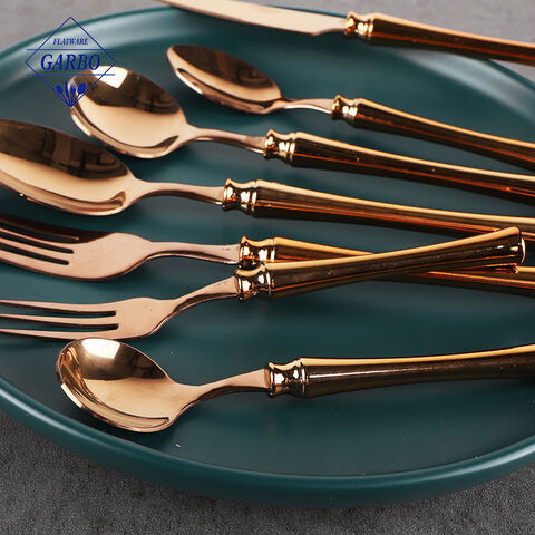 Set sendok garpu gaya ramping Cina memproduksi set sendok garpu plastik berlapis emas mawar grosir