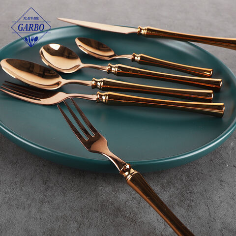 Set sendok garpu gaya ramping Cina memproduksi set sendok garpu plastik berlapis emas mawar grosir