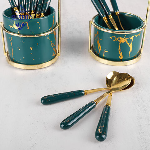 Elegantes juegos de cucharas de acero inoxidable con mango de cerámica jaspeada verde y soporte para taza de cerámica