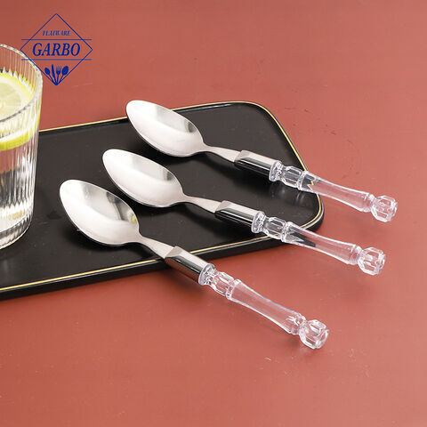 Set di coltelli da bistecca Coltello seghettato Set di coltelli affilati in acciaio inossidabile, coltelli da tavola con manico in plastica lavabili in lavastoviglie, robusti e facili da pulire