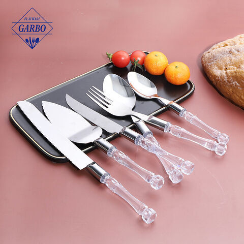 Set di coltelli da bistecca Coltello seghettato Set di coltelli affilati in acciaio inossidabile, coltelli da tavola con manico in plastica lavabili in lavastoviglie, robusti e facili da pulire