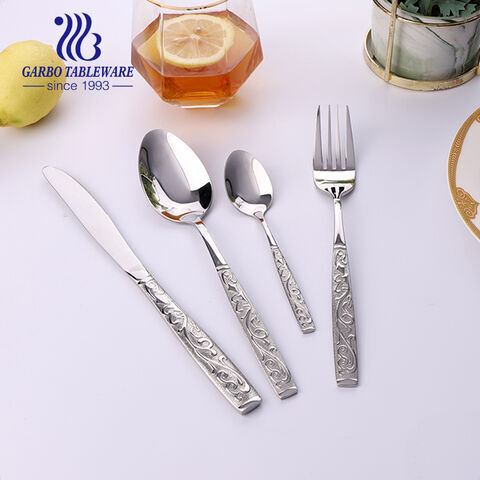 Set da tavola in sliverware con design in rilievo Amzon in Cina