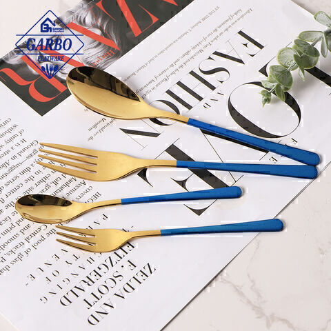 4pcs-set 430 stainless steel cutlery gold e-plating peralatan makan dengan gagang putih
