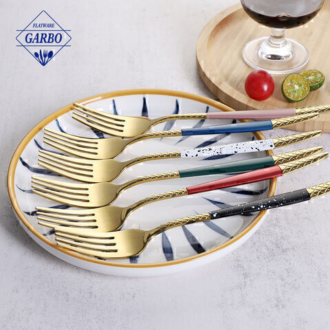Fourchette de dîner de coutellerie en acier inoxydable d'or de poignée de couleur décorative