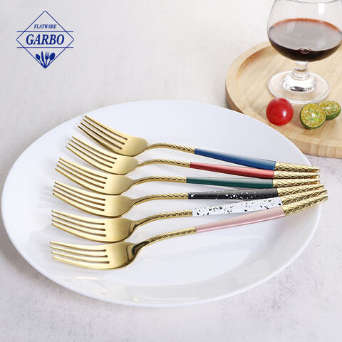 Fourchette de dîner de coutellerie en acier inoxydable d'or de poignée de couleur décorative