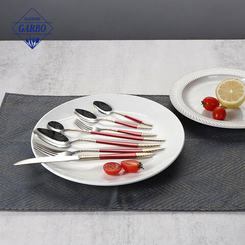 China supplier sliver color cutlerty sey with red color handle mirror polish flatware factory 