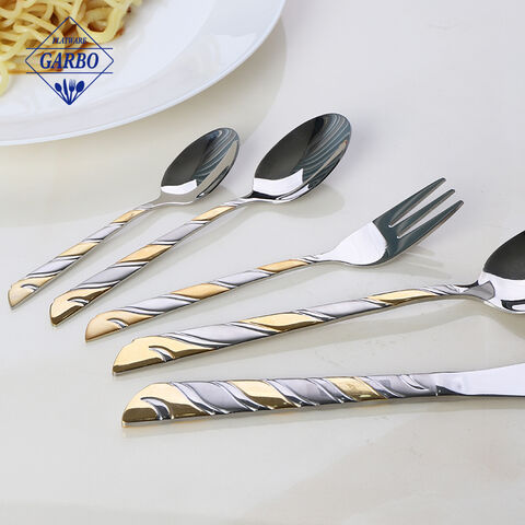 Set sendok garpu stainless steel pemoles cermin gaya Arab dengan pegangan e-plating emas