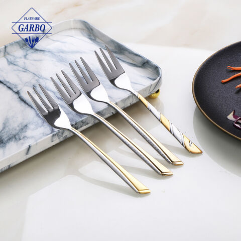 Typically made from silver color dinner fork with luxury engraved pattren handle 