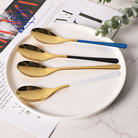 Cucchiaio in acciaio inossidabile color oro con posate con manico a spruzzo di colore diverso