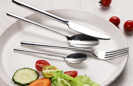 Different design styles of the stainless steel cutlery set