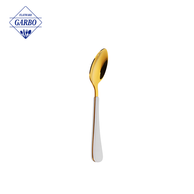 Cucharadita de acero inoxidable 410 de estilo simple Cubiertos con mango de plástico blanco galvanizado dorado