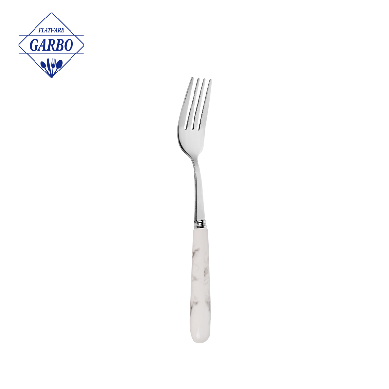 Garfo de jantar de aço inoxidável de preço barato com elegante cabo de cerâmica branca