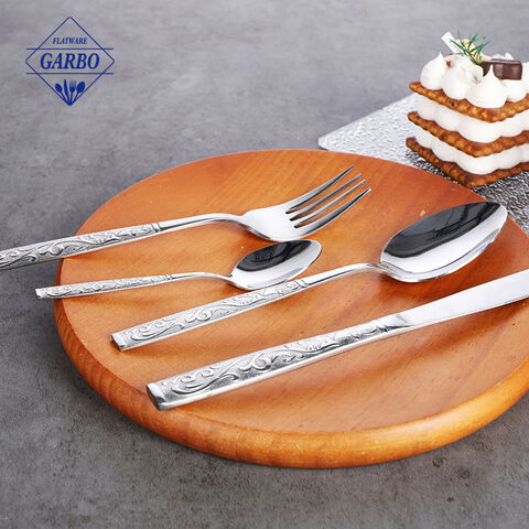 Silver Eropa dan Amerika Hot-Selling Simple Pattern Handle 4-Piece Stainless Steel Cutlery Set